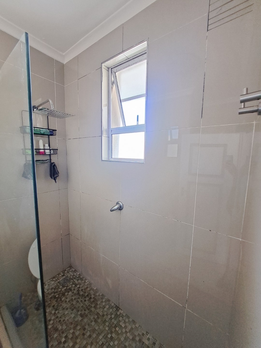 2 Bedroom Property for Sale in Zonnebloem Western Cape